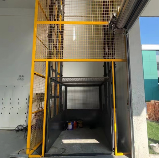 安溪导轨式升降机助力物流园破解运输难题